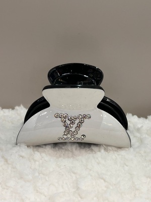 مشبك شعر Lv
