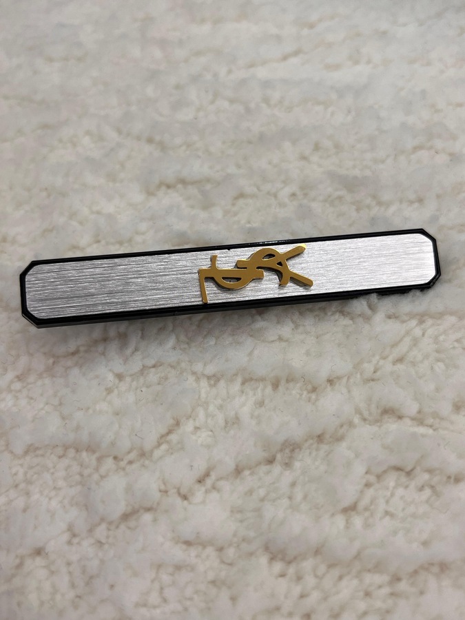 مشبك شعر Ysl
