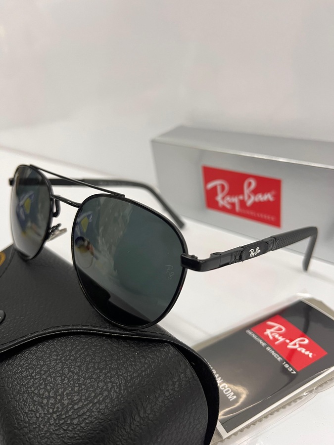 نظارة من Ray Ban