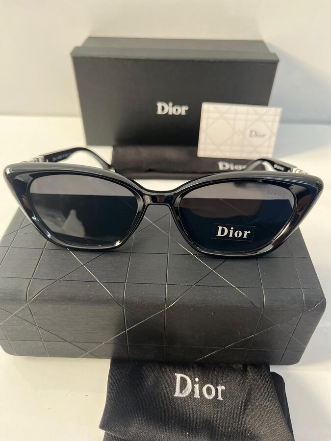 نظارة شمسية من DIOR