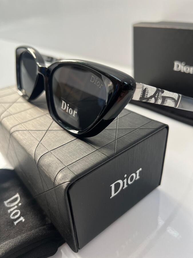 نظارة شمسية من DIOR