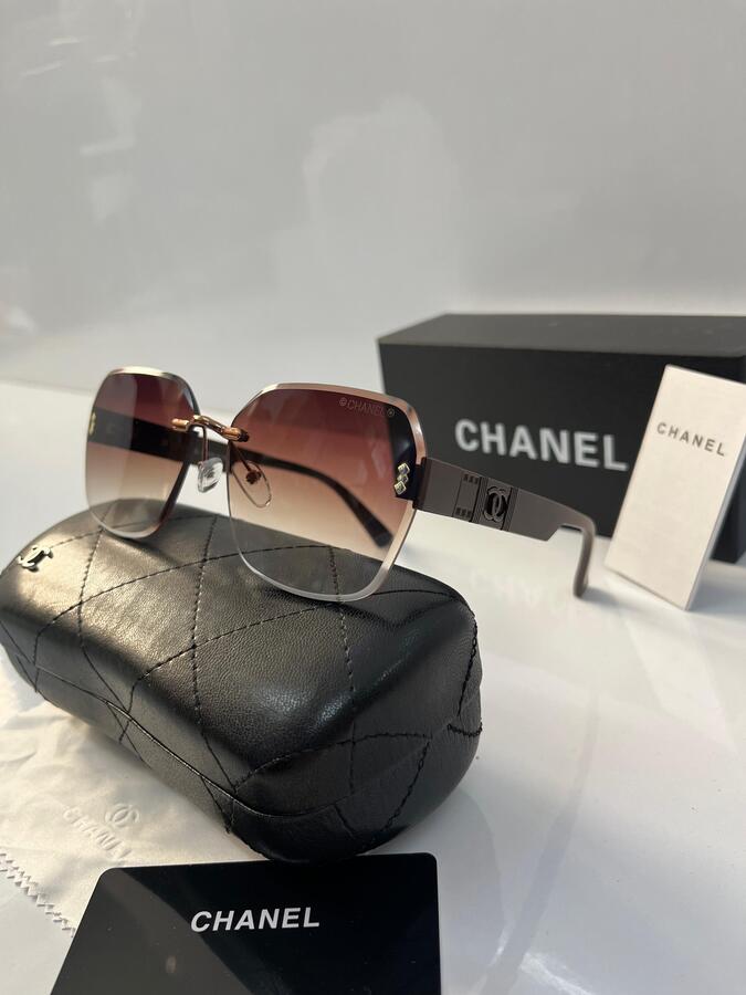 نظارة شمسية من CHANEL