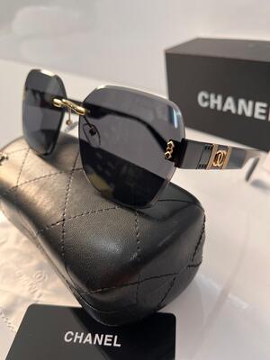 نظارة شمسية من CHANEL