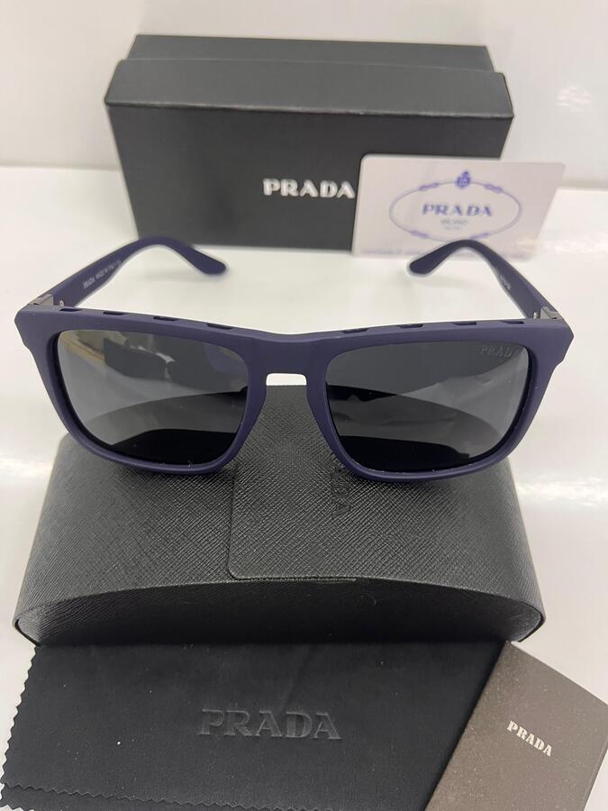 نظارة شمسية من PRADA