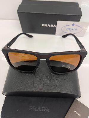 نظارة شمسية من PRADA