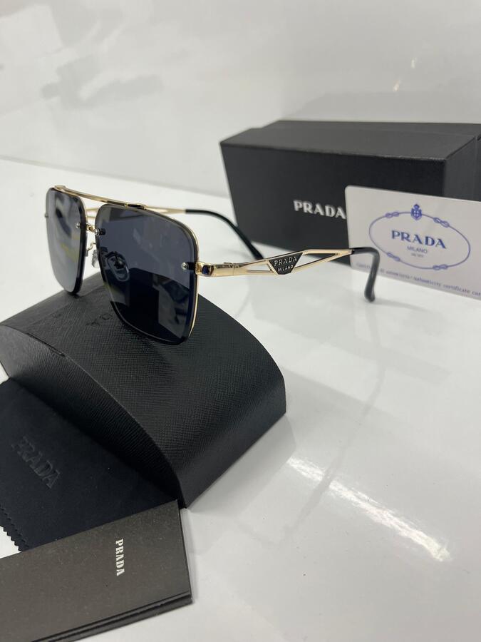 نظارة شمسية من PRADA