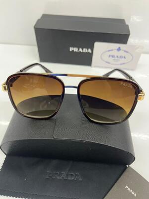نظارة شمسية من PRADA