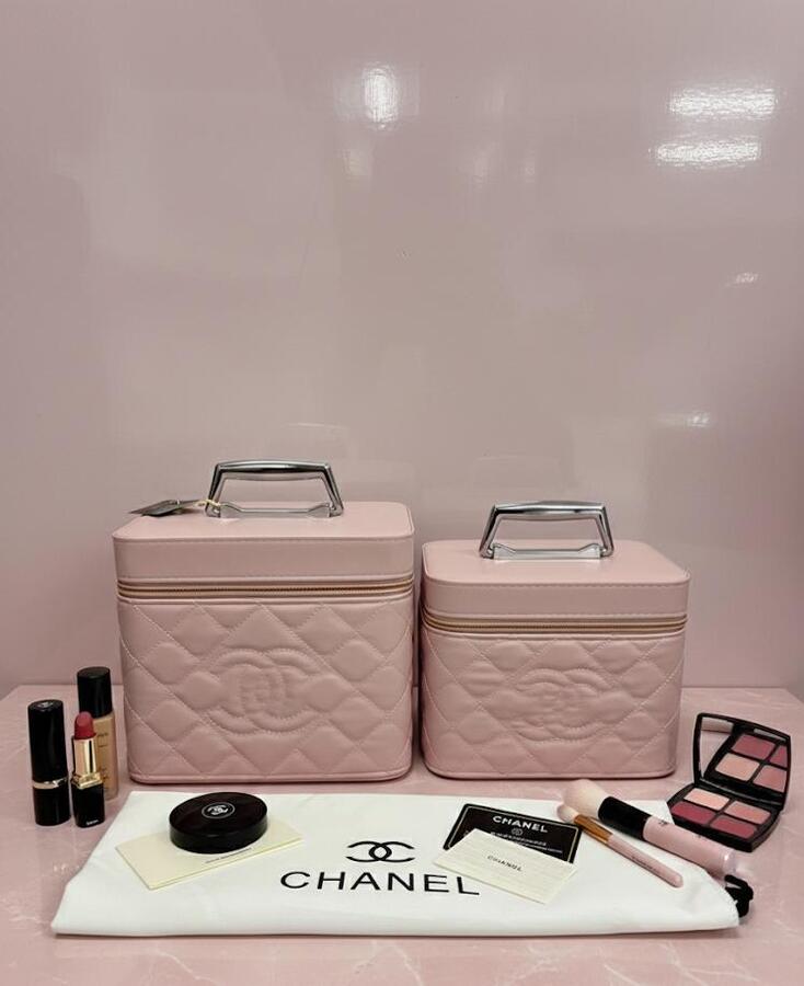 شنط مكياج CHANEL