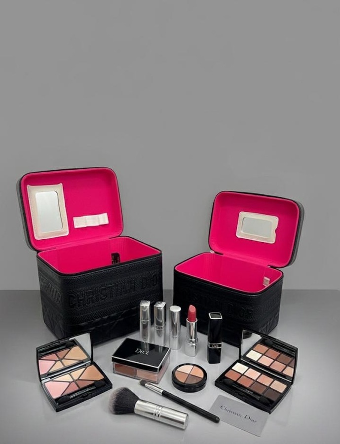 شنط مكياج DIOR