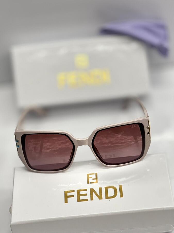 نظارة FENDI