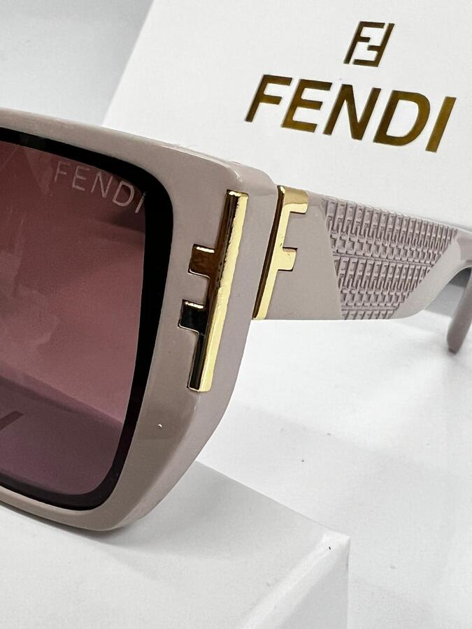 نظارة FENDI