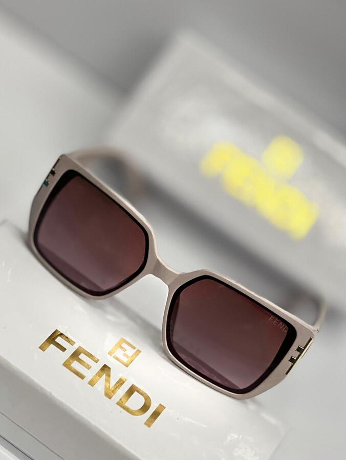 نظارة FENDI