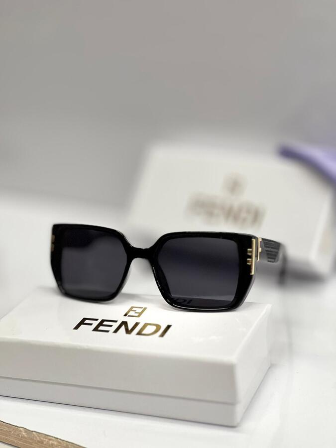 نظارة FENDI