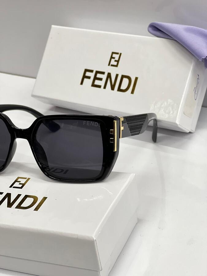 نظارة FENDI