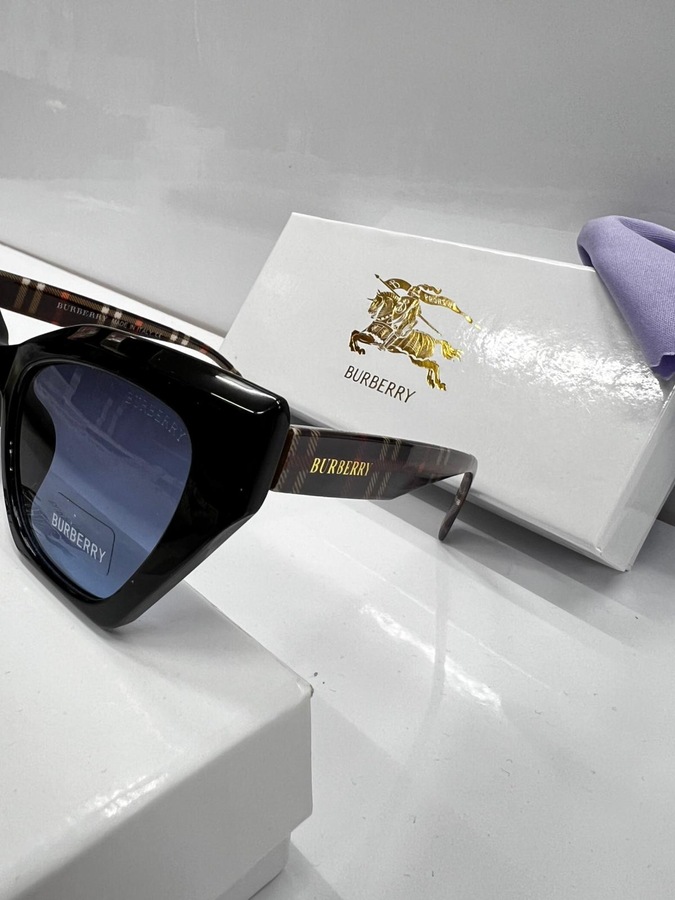 نظارةBURBERRY